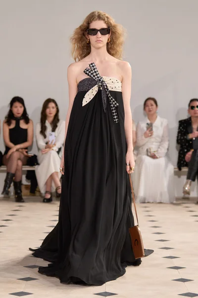 Look 22